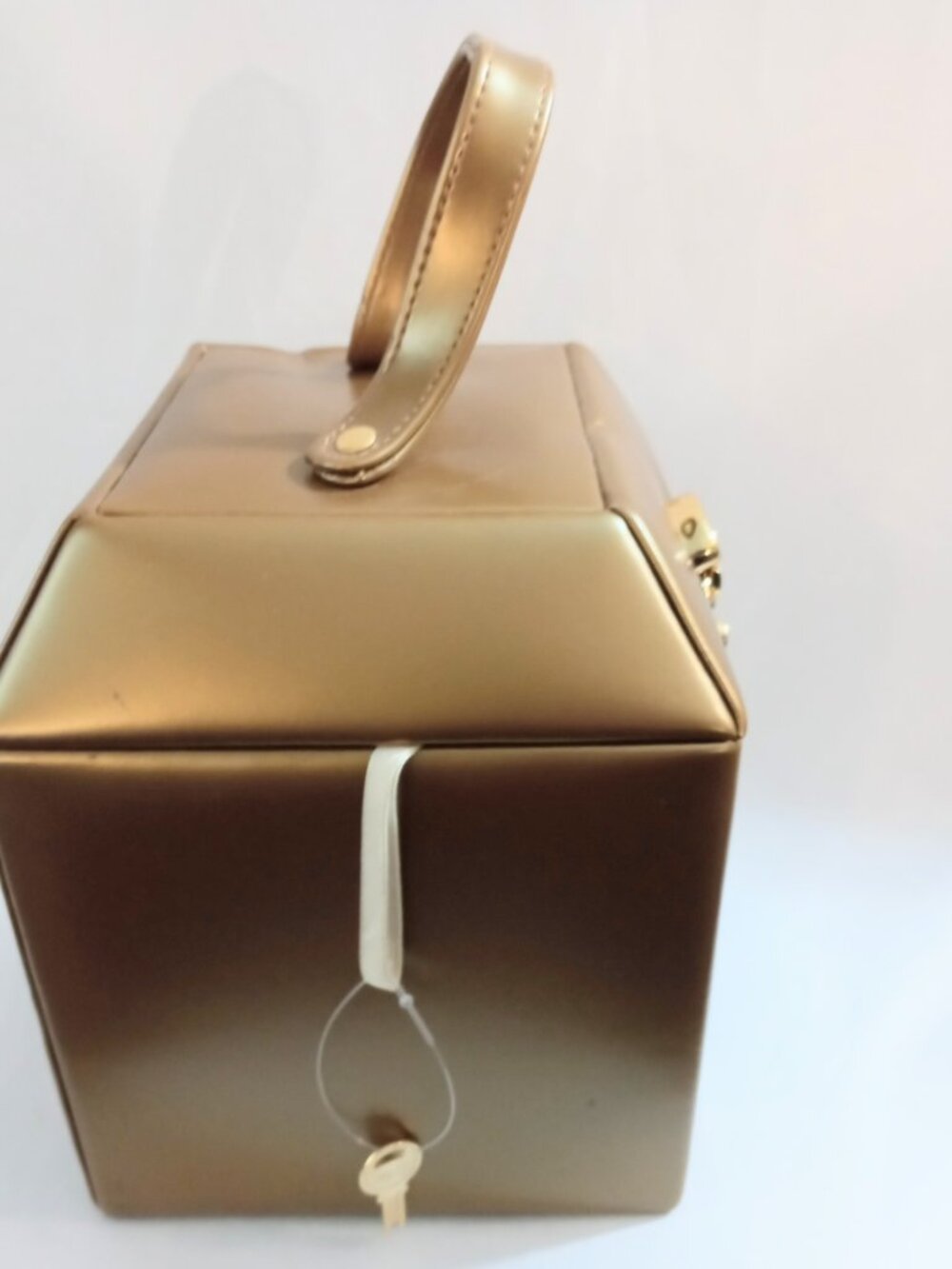 Wolf Designs Inc. Gold Locking Jewelry Case Travel Box w/ Key 6x7x5.5 - Picture 2 of 5